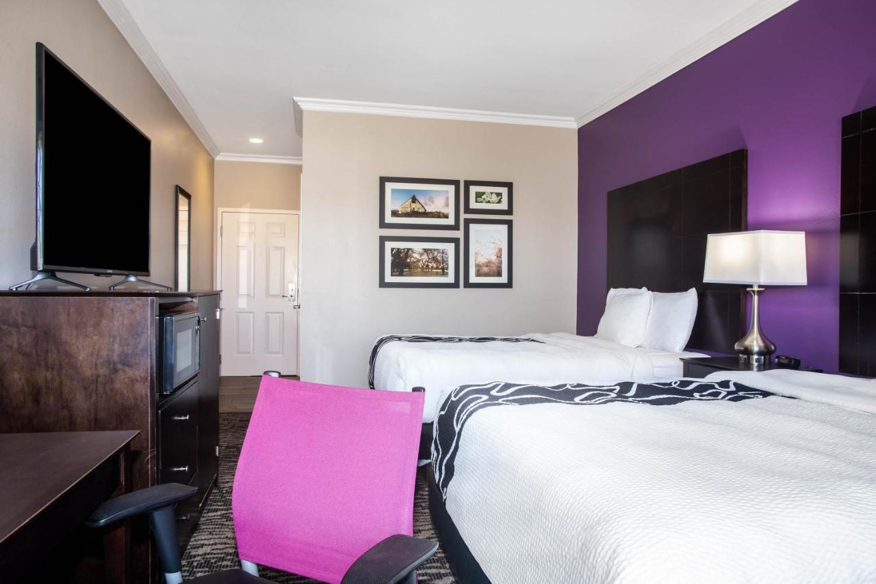 La Quinta By Wyndham Houston - Magnolia Hotel Exterior photo