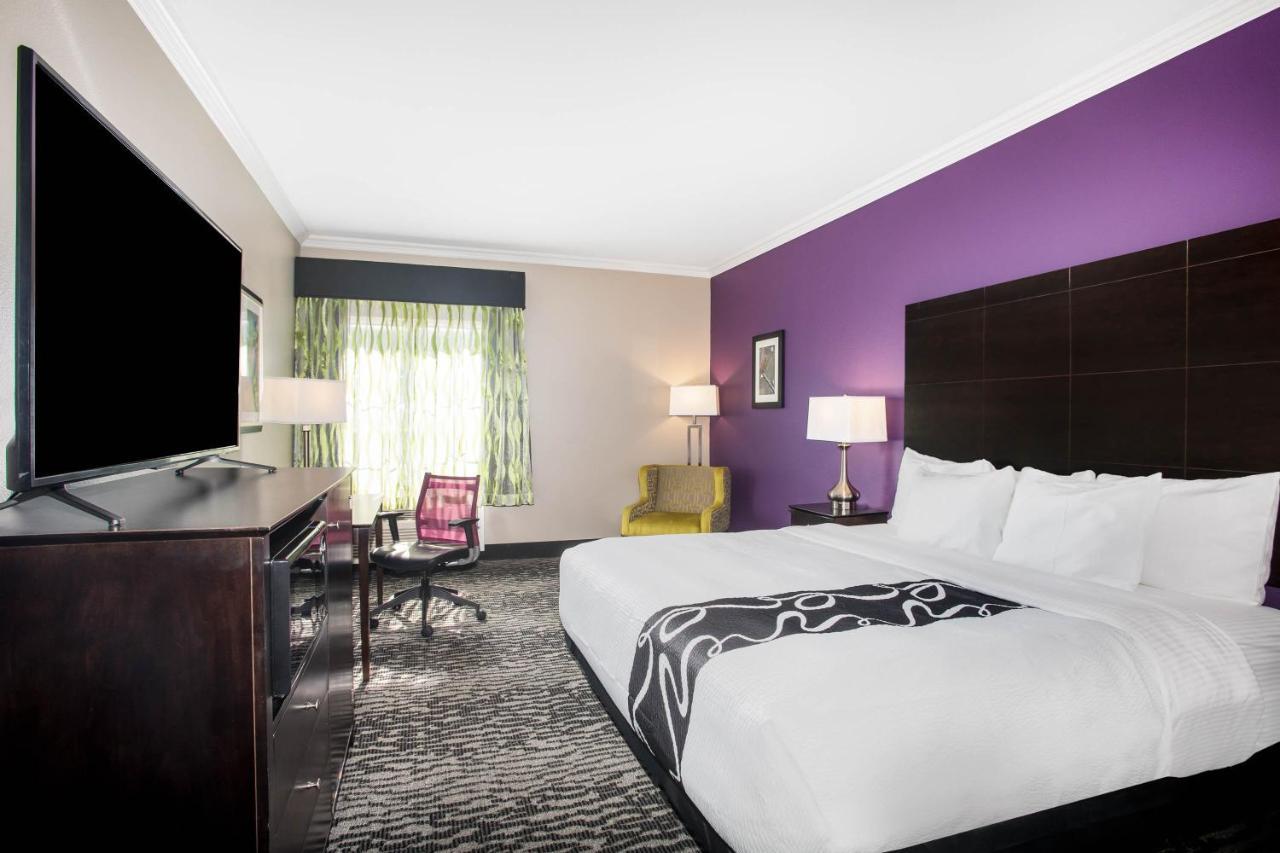 La Quinta By Wyndham Houston - Magnolia Hotel Exterior photo
