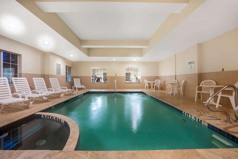 La Quinta By Wyndham Houston - Magnolia Hotel Exterior photo
